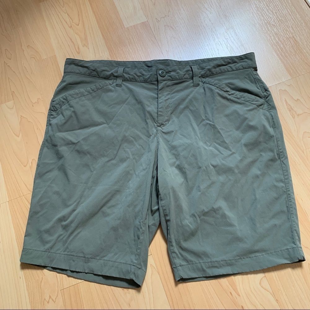 Green Eddie Bauer shorts